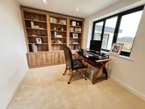 Office/study- click for photo gallery